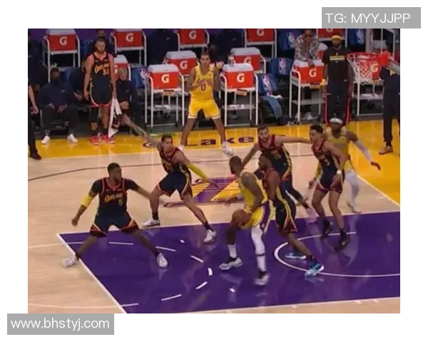 北京篮球队进攻战术全解析:从战术布局到球员配合的深度剖析