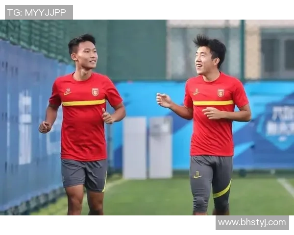 足球张威:从草根到顶尖球员的奋斗历程与精彩瞬间 足球张威:从草根到顶尖球员的奋斗历程与精彩瞬间